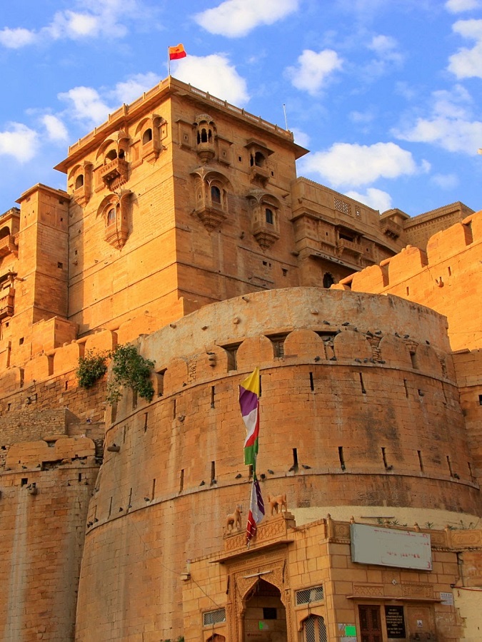 Cab in Jaisalmer